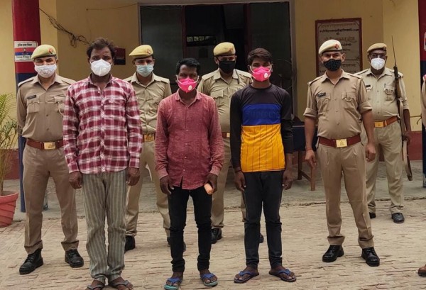 गैगेस्टर के अभियोग में वांछित 03 अभियुक्त गिरफ्तार