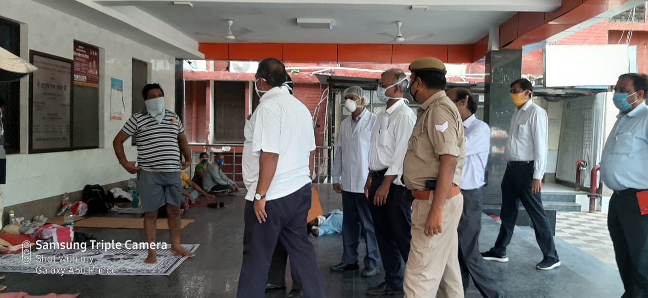 नोडल अधिकारी ने स्वरूपरानी अस्पताल का किया निरीक्षण, दिए आवश्यक दिशा-निर्देश