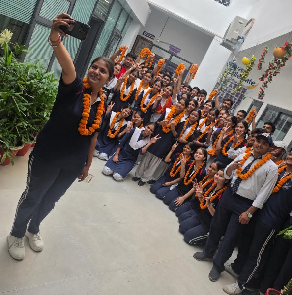 CBSE कक्षा 12वीं परीक्षा में अवध कॉलेजिएट का शानदार परचम