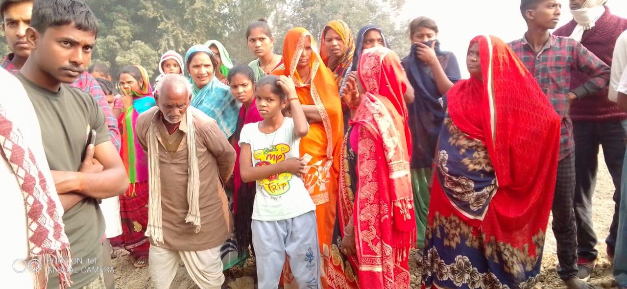 सड़क दुर्घटना में विवाहिता की दर्दनाक मौत