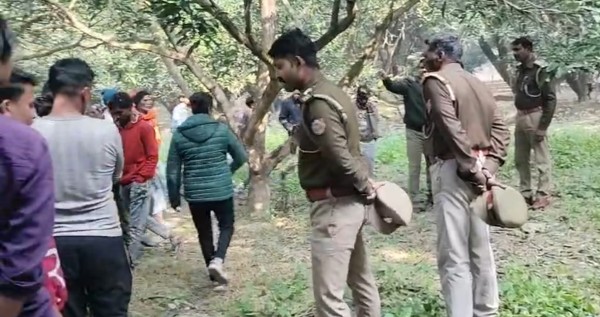बाग में मिला युवक का शव: जहर देकर हत्या का आरोप