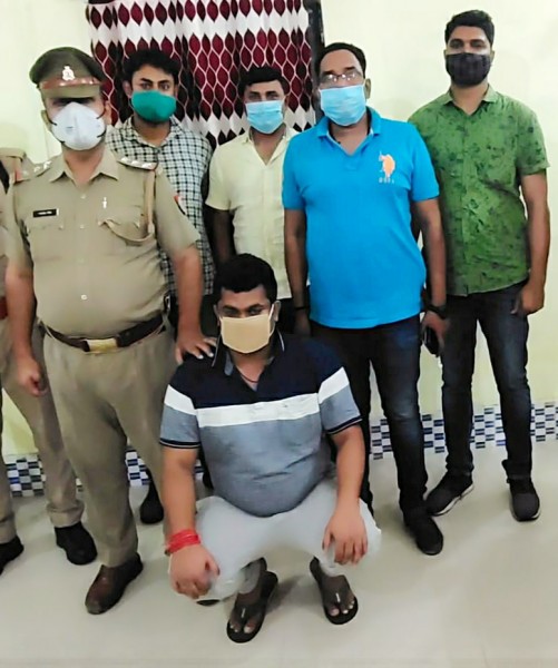 विभिन्न जनपदों में ठगी के भिन्न भिन्न मामलों में वांछित 25 हजार रुपये का इनामिया हिस्ट्रीशीटर अभियुक्त गिरफ्तार