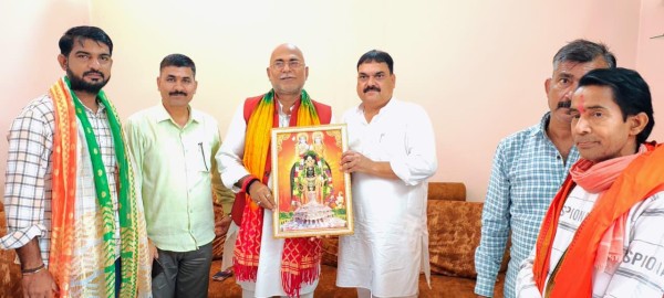 इटौंजा में कार्यकर्ताओं संग गूंजी 'मन की बात', पूर्व राज्यमंत्री वीरेन्द्र तिवारी रहे मुख्य अतिथि