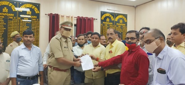 पत्रकार के साथ अभद्रता करने वाला सिपाही लाइन हाजिर