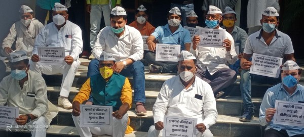 जहरीली शराब से हुई मौतों पर पीड़ितों के परिवार को मिले 10 लाख का मुआवजा