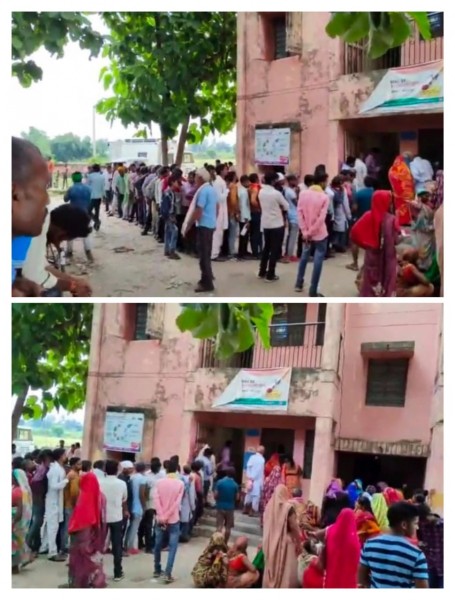 मिर्जापुर के लालगंज स्वास्थ्य केंद्र पर वैक्सीन लगवाने के लिए उमड़ी भीड़