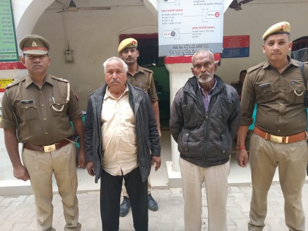 हत्या के अभियोग से संबंधित 02 वांछित अभियुक्त गिरफ्तार