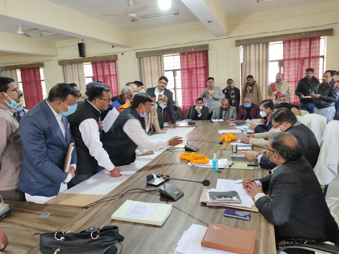 महिलाओं के उत्पीड़न पर पुलिस अधीक्षक से शिकायत, कार्रवाई के निर्देश