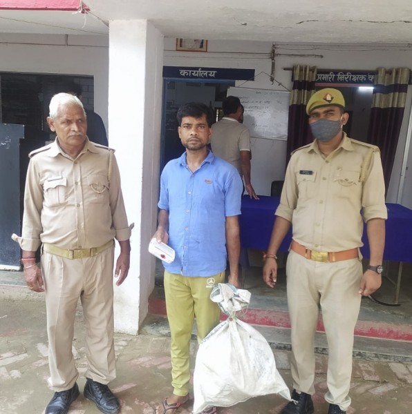 चोरी के जेवरात, नकदी व चोरी के बर्तन के साथ एक युवक गिरफ्तार