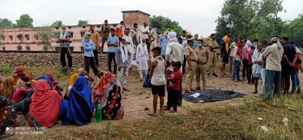 रेलवे ट्रैक पर मिला युवक का शव, परिजनों ने जताई हत्या की आशंका