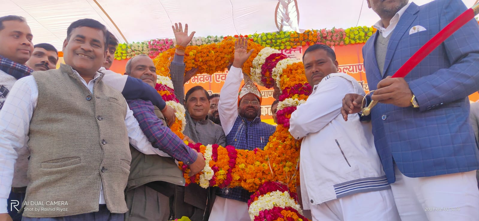 श्रमिको के पुत्र एव पुत्रियो को साईकिल वितरण