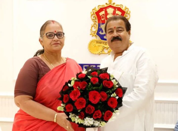 लखनऊ को स्वच्छ वायु सर्वेक्षण में मिला राष्ट्रीय स्तर पर प्रथम स्थान, कार्यकारिणी उपाध्यक्ष ने महापौर को दी बधाई