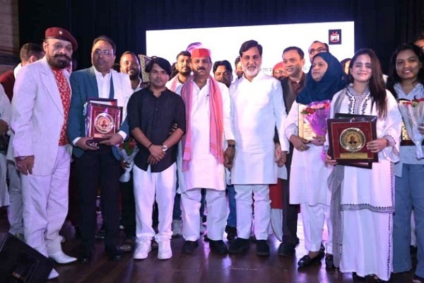 धरतीपुत्र मुलायम सिंह यादव अवार्ड एवं सम्मान समारोह 2025 का हुआ समापन