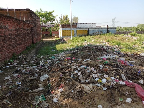 स्वच्छ भारत मिशन को लगा रहा पतीला उच्च प्राथमिक विद्यालय बेरुई