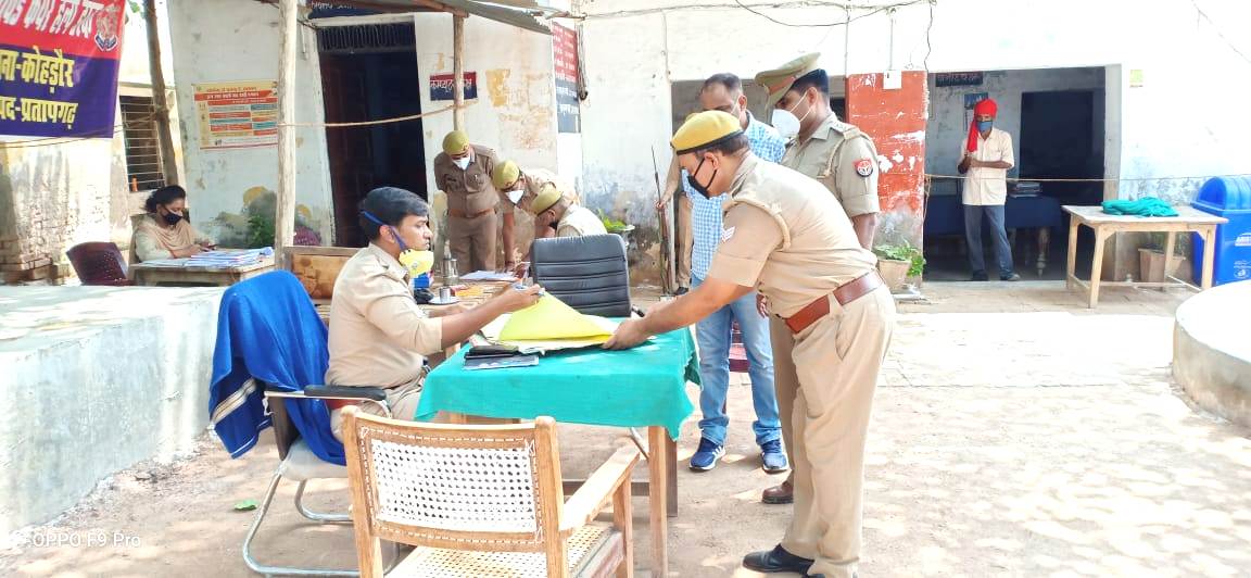 पुलिस अधीक्षक ने किया कोहडौर थाने का औचक निरीक्षण, दिये आवश्यक निर्देश ।