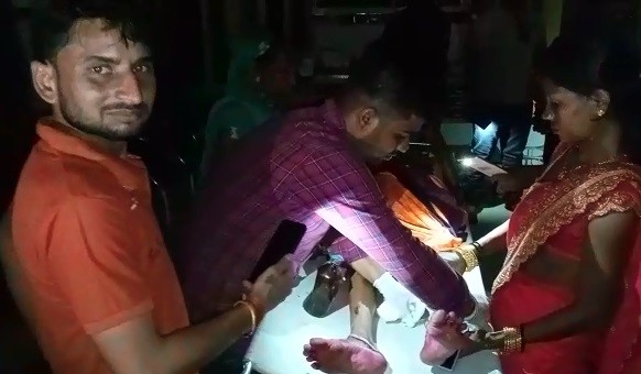 अंधेरे में जिला अस्पताल, मरीजो ने तोड़ा दम