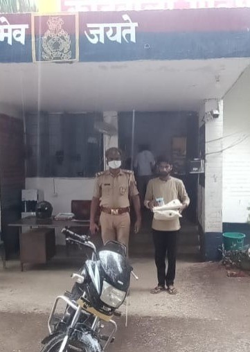 एटीएम से धोखाधड़ी कर पैसा निकालने वाला 01 अभियुक्त गिरफ्तार