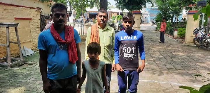 मिर्जापुर विंध्याचल के कलना गहरवार में घर से गायब हुई बच्ची को पुलिस ने बरामद कर परिजनों को सौंपा