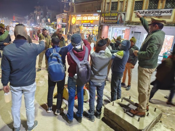 यातायात जागरूकता अभियान के तहत वाहन स्टैंड के टेंपो चालकों को दिलाई शपथ