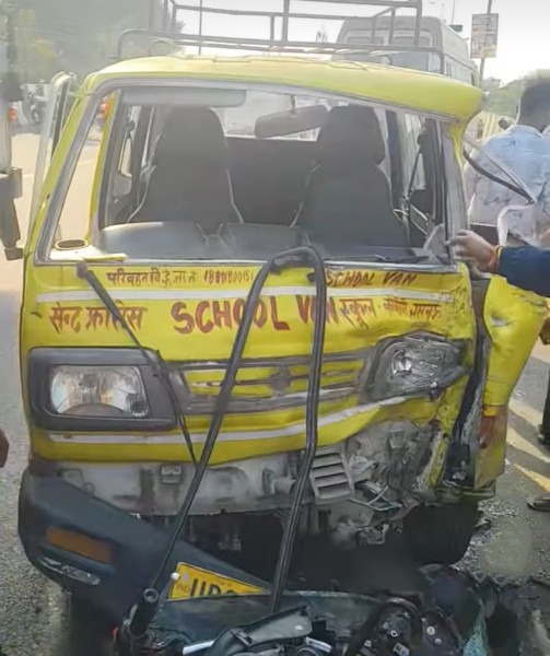 नौबस्ता ओवरब्रिज हादसे में इलाज के दौरान छात्र ने तोड़ा दम।