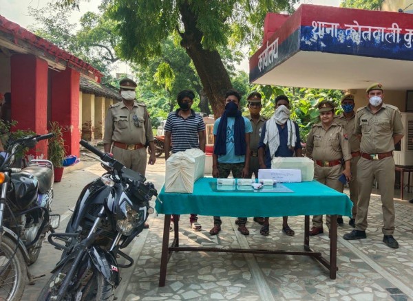 03 शातिर चोर गिरफ्तार, चोरी की मोटरसाइकिल व तमंचा बरामद
