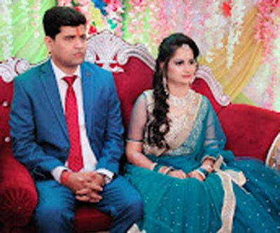 शिक्षक पति संग विमान से ससुराल पहुंची दुल्हनिया