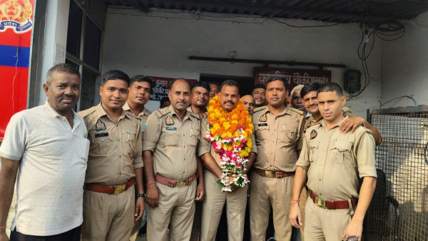 मूरतगंज चौकी प्रभारी कुमार शंकरम को दी गई भावभीनी विदाई