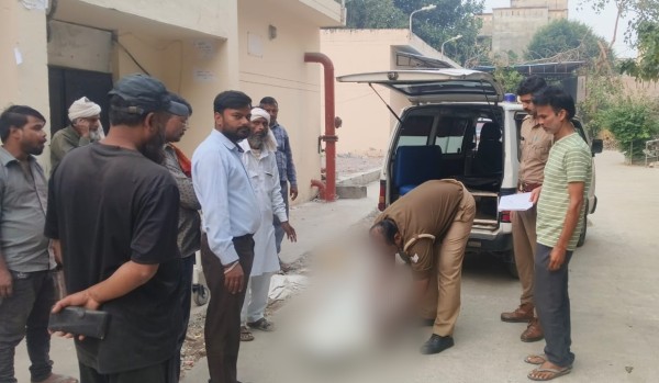 लखनऊ में ई-रिक्शा चालक की मौत: यूनियन ने निभाया इंसानियत का फर्ज, शव को बिहार पहुंचाया।