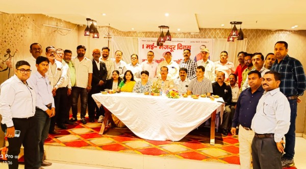 मई दिवस पर "चाय पर चर्चा" कार्यक्रम में बड़ी संख्या में जुटे एलजेए के पत्रकार साथी