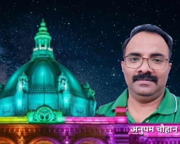 पत्रकारिता का बदलता चेहरा: सेल्फी की दौड़ में पीछे छूटती कलम