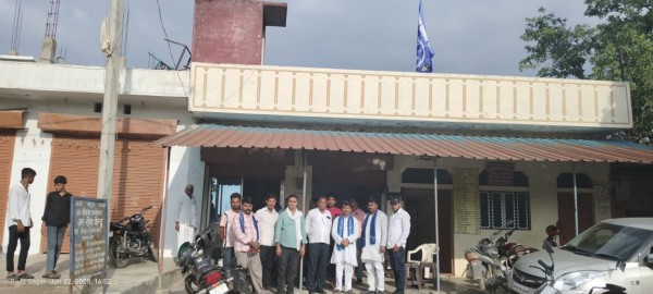 बसपा नेता रमेश गौतम का 47 वां जन्मदिन धूमधाम से मनाया गया