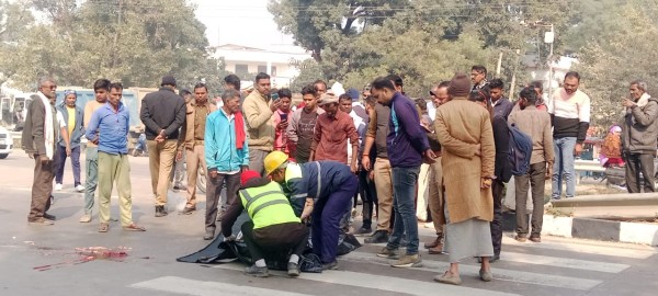 कंटेनर ने मारी टक्कर, एक की मौत एक घायल