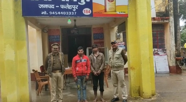 चाँदपुर पुलिस ने दो नफर वाँछित अभियुक्तों को चार अदद देशी बमों के साथ किया गिरफ्तार