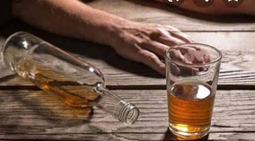 प्रयागराज के थाना फूलपुर में जहरीली शराब पीने से 5 लोगों की मौत, 13 गंभीर।
