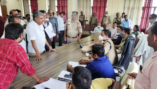 संपूर्ण समाधान दिवस में एएसपी का चढ़ा पारा, एसडीएम को निस्तारण के लिए दो दिन का अल्टीमेटम