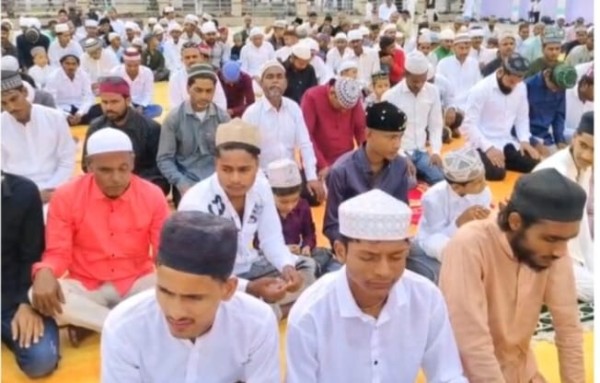 अकीदत के साथ मनाई गई ईद