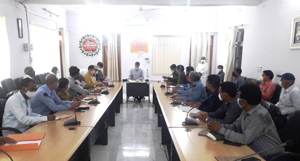 उत्तर प्रदेश कामगार और श्रमिक आयोग की जिला स्तरीय समिति की बैठक सम्पन्न