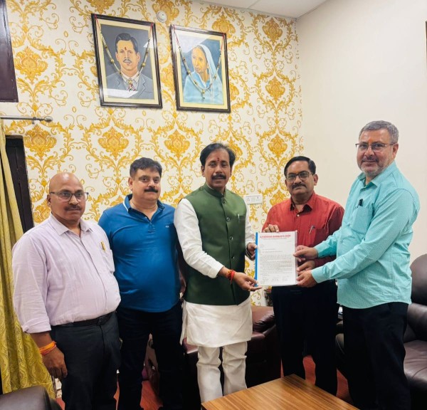 यूपी डब्ल्यूजेयू ने की पी एफ की न्यूनतम पेंशन बढ़ाने की मांग