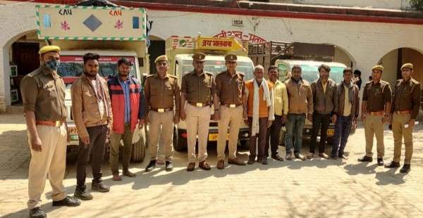 07 पशु तस्कर गिरफ्तार, 03 वाहनों में क्रूरता पूर्वक लदे 20 गोवंश बरामद