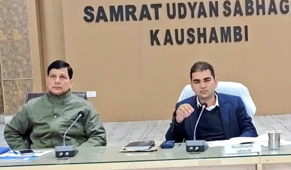 निजी भवनों में संचालित आंगनबाड़ी केंद्रों को सरकारी भवनों में कराए शिफ्ट - डीएम