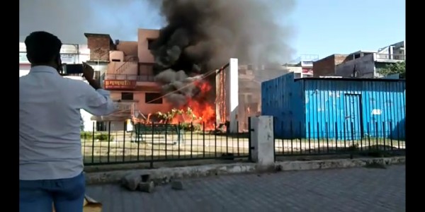 राजधानी लखनऊ में आग का कहर लगातार  जारी