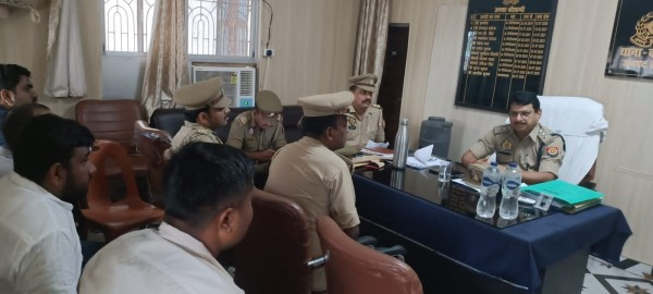 कावड़ यात्रा को लेकर कौशांबी थाने में हुई पीस कमेटी की बैठक
