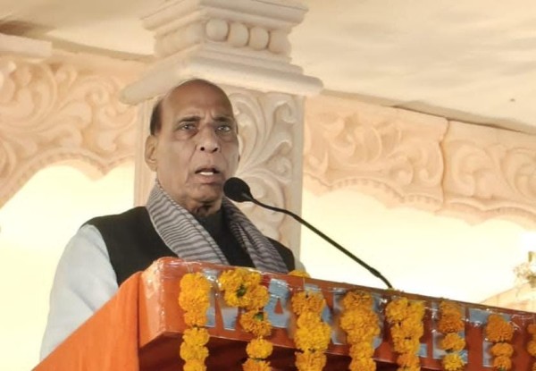 मां दुर्गा देश को शक्ति और सामर्थ्य दें, भारत फिर बनेगा विश्व गुरु : राजनाथ सिंह