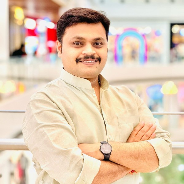 प्लॉटिंग मामले में सियासत गरम, आरोप बेबुनियाद – अविचल शुक्ला