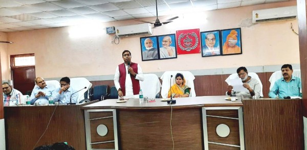 जिला पंचायत अध्यक्ष की अध्यक्षता में जिला एकीकरण की बैठक