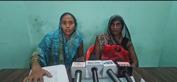 मुआवजा हड़पने के लिए बेटे के अपहरण का आरोप, हत्या की आशंका जताई