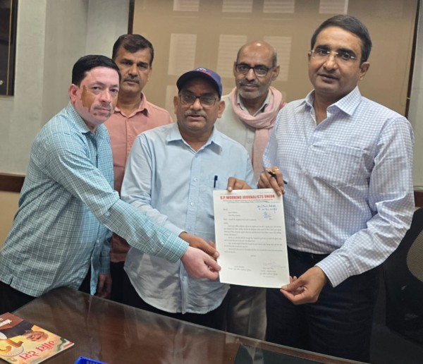 पत्रकारों के आयुष्मान कार्ड बनाने में विलंब पर चिंता