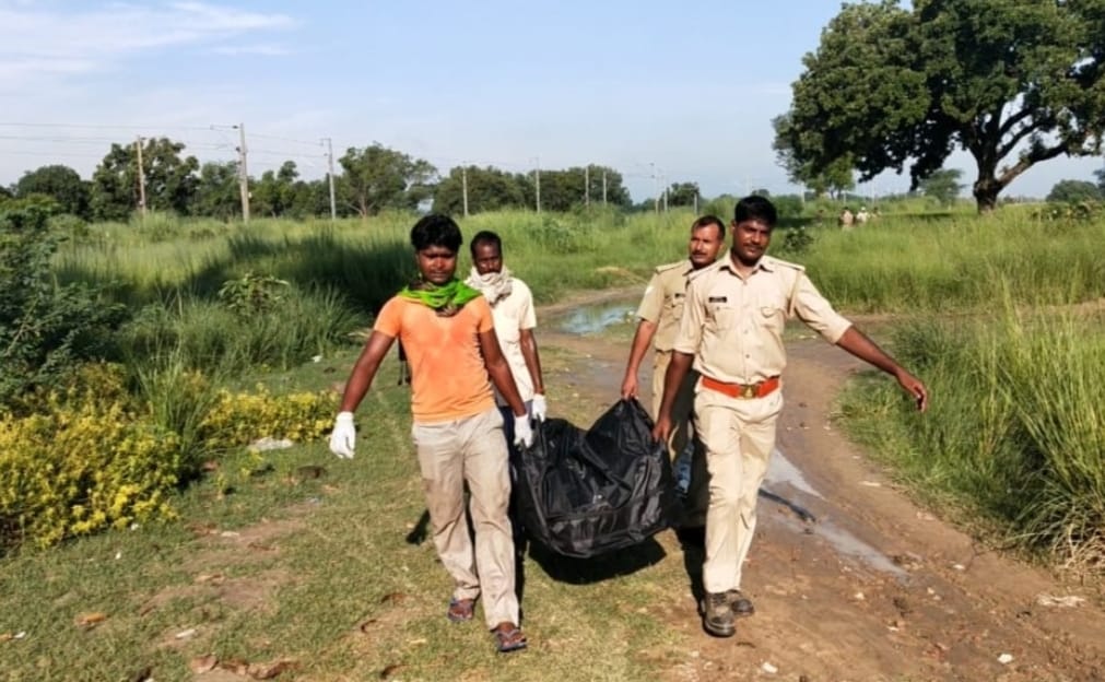 रेलवे ट्रैक पर मिली युवक की लाश