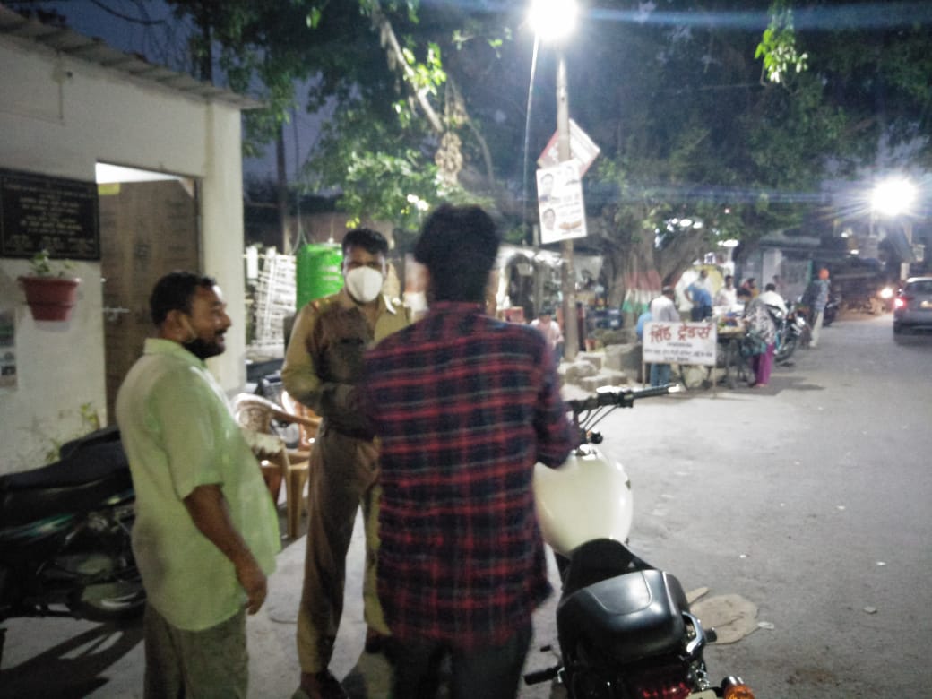 लखनऊ C P के आदेश पर राजधानी पुलिस दिख रही पूरी तरह एक्टिव।