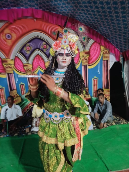 पंचम आदिशक्ति नव दुर्गा पूजा में कलाकारों ने दिखाई मनमोहक प्रस्तुतियां